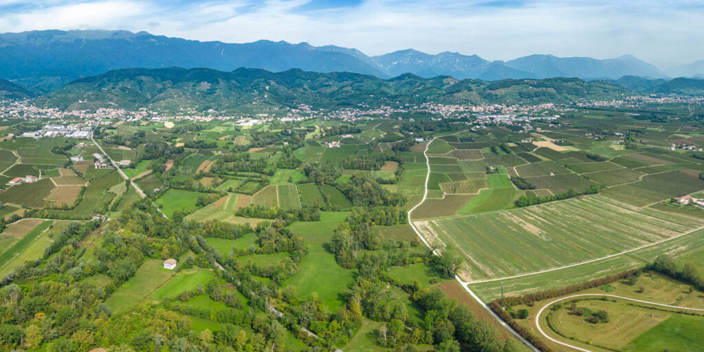 Veduta dei Palù, panorama naturalistico immerso nel verde tra vegetazione e coltivazioni